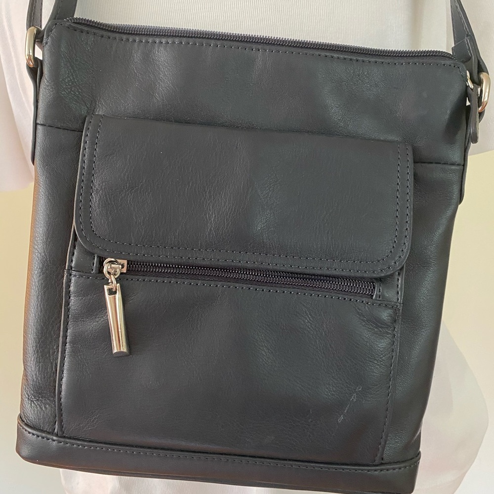 Giani Bernini Leather Pebble Purse Bag Navy Blue